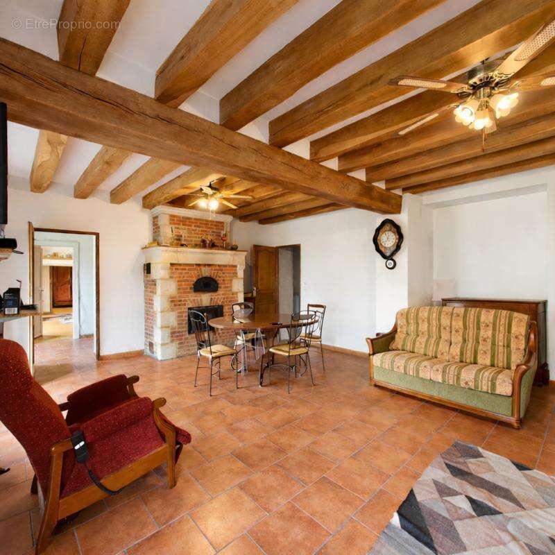 Maison à NEUILLE-PONT-PIERRE
