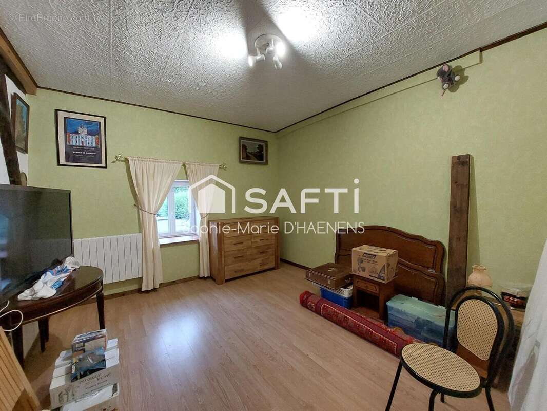 Maison 147 m² à Saint-Verain  - photo 7