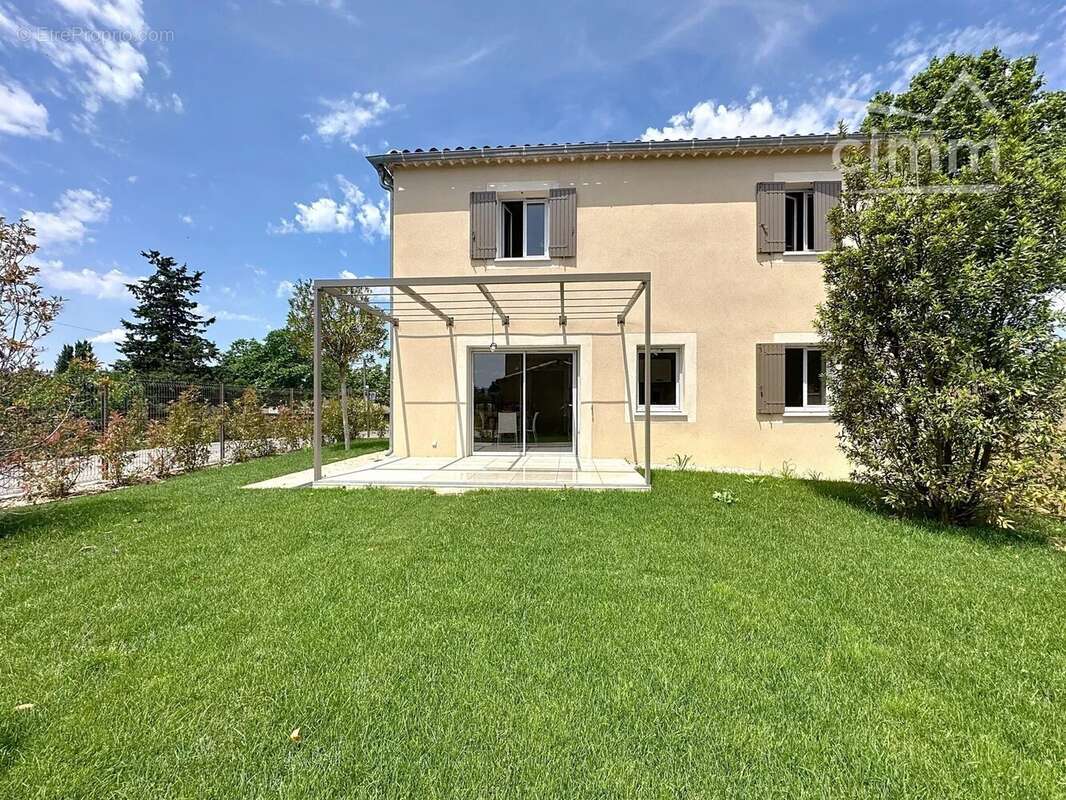 Maison à L&#039;ISLE-SUR-LA-SORGUE