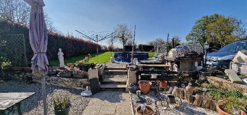 Maison à LA CHAPELLE-GLAIN