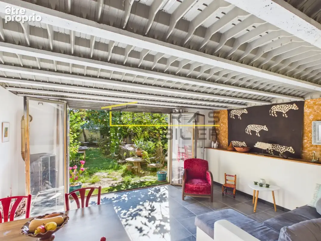 Atypique maison de ville avec jardin, garage et deux accès indépendants au coeur de l'Enclave des papes. - photo 7