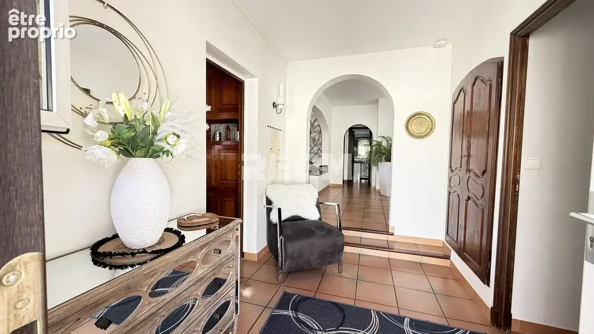 Maison d'architecte 211 m2 sur parcelle de 1780 M2 - photo 3
