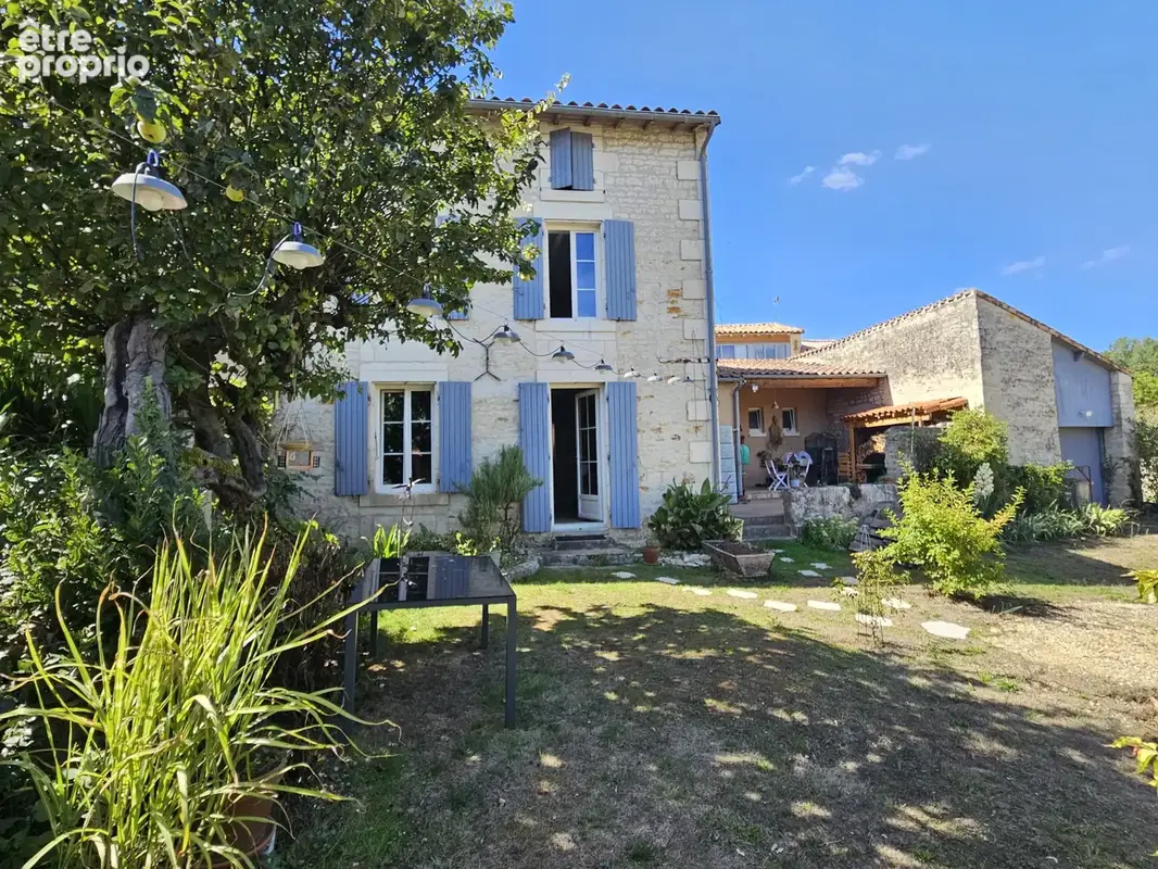 Photo Maison à Sansais au prix de 231 000€