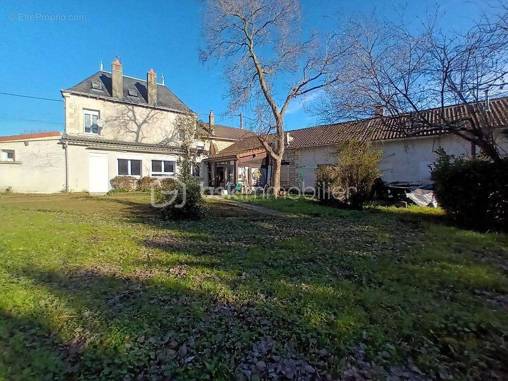 Charmante maison en pierre à Châtellerault - photo 16