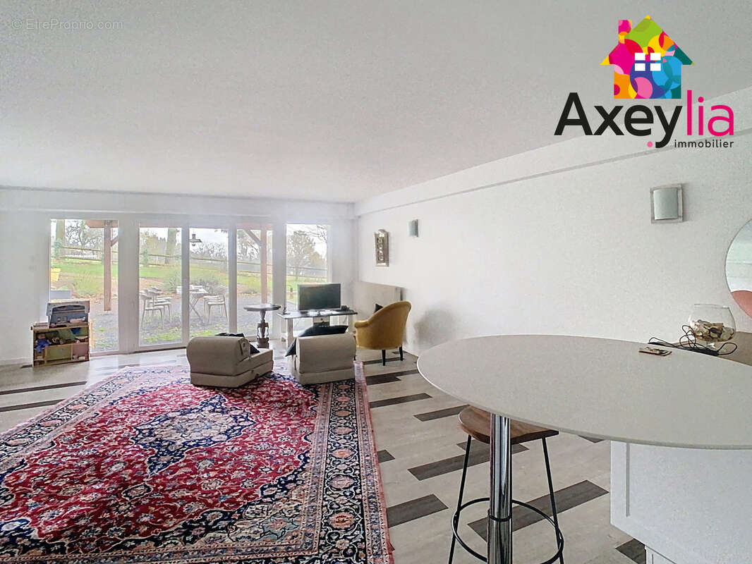 Maison à SAINT-VINCENT-DE-BOISSET