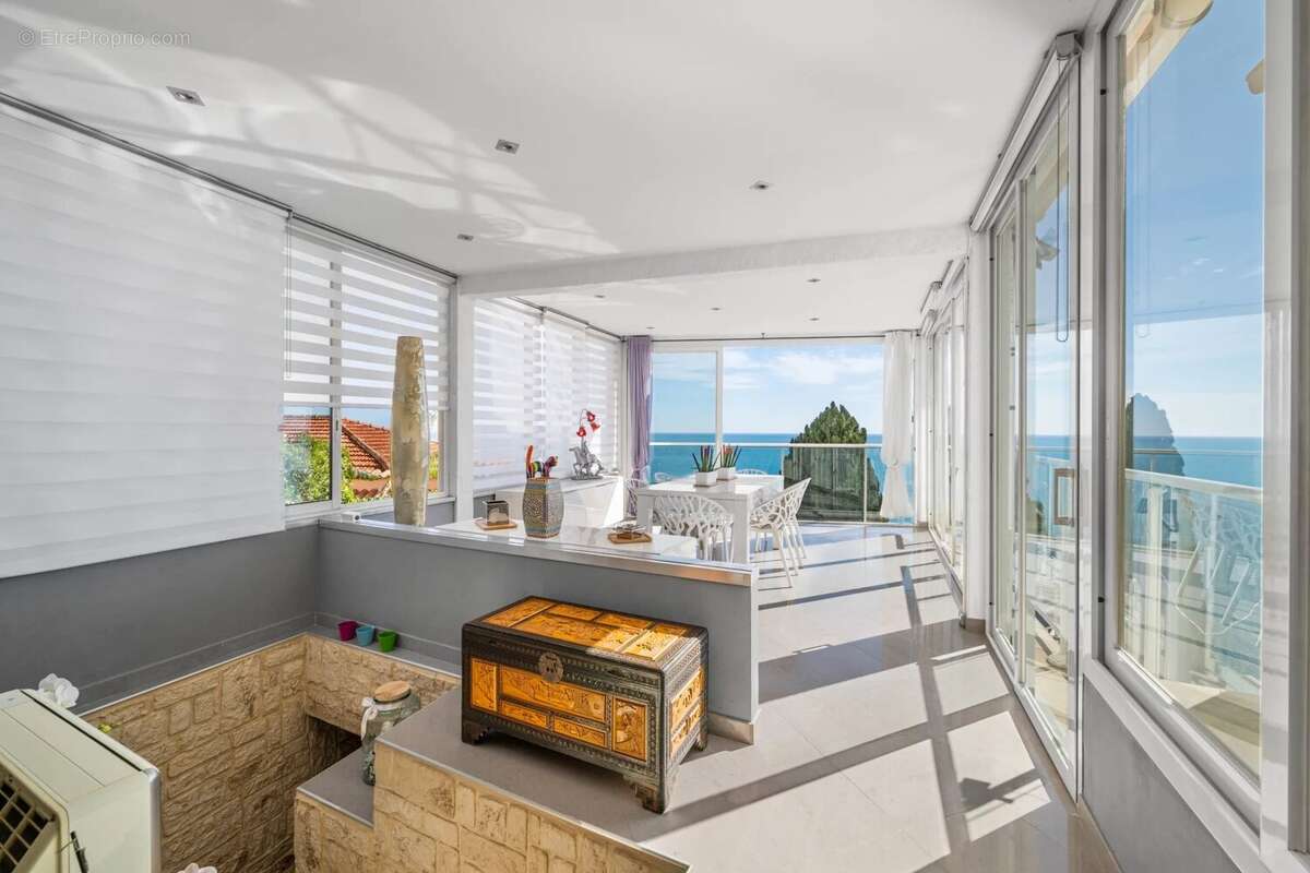 Appartement à CAP-D'AIL