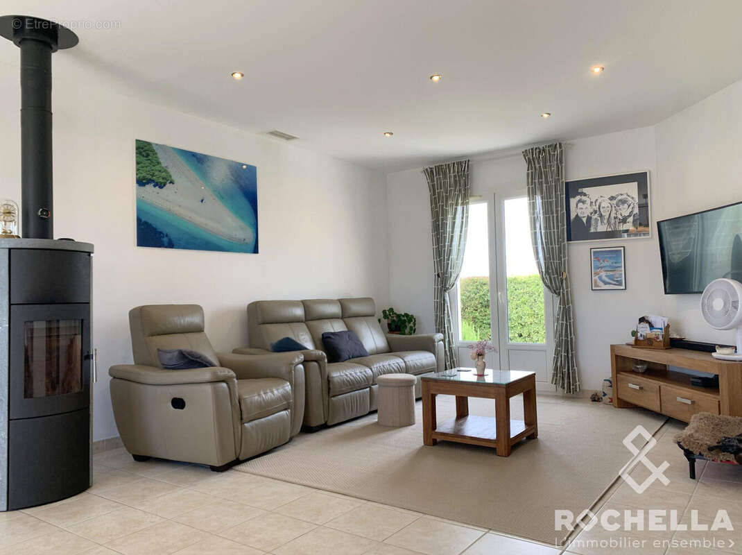 Maison 152 m² à Thaire  - photo 2
