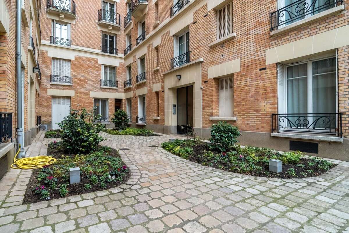 Appartement à NEUILLY-SUR-SEINE