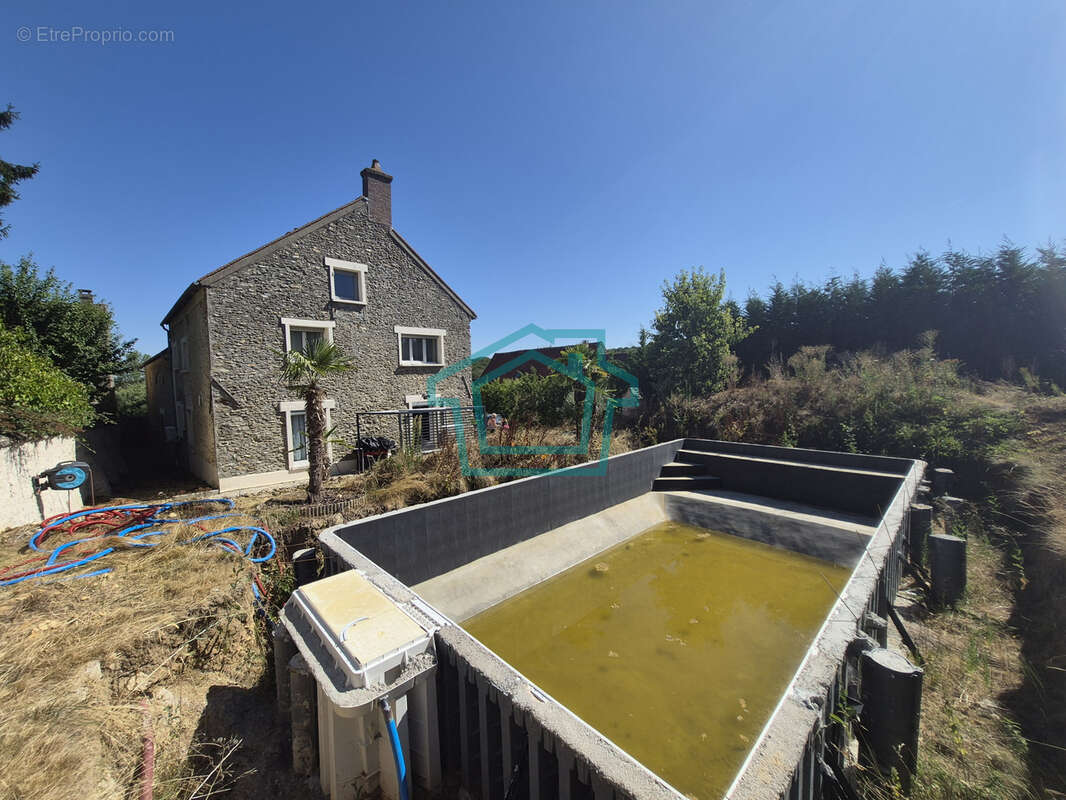 GROSROUVRE   Maison en pierre de caractère de 168 m2 avec grange de 100 m2, studio indépendant et fort potenti - photo 23