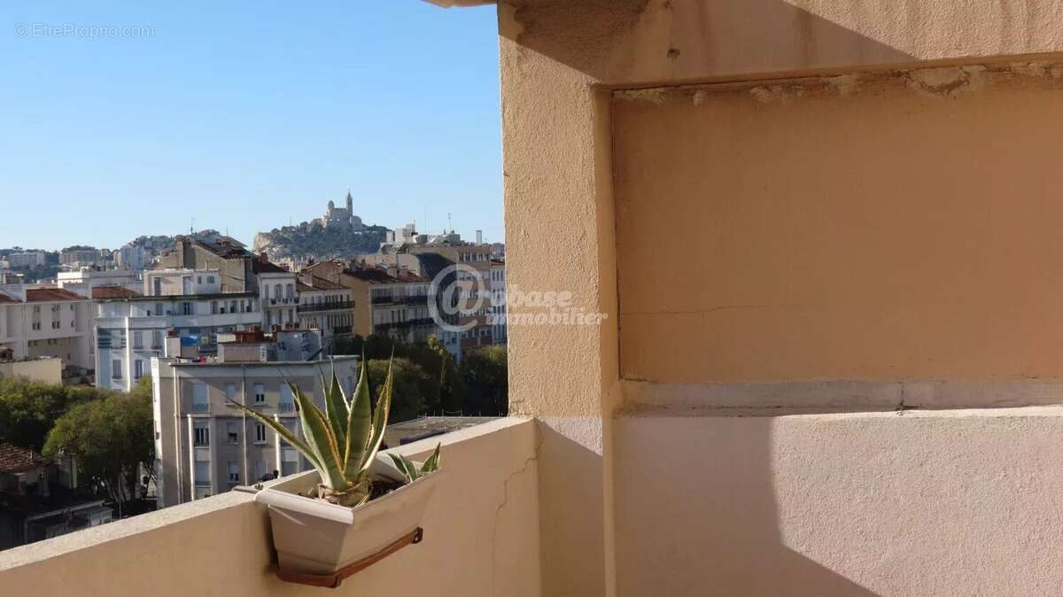 Appartement à MARSEILLE-4E