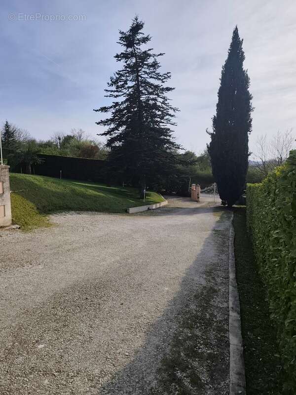 Maison à RUELLE-SUR-TOUVRE