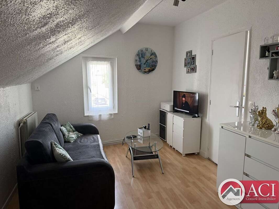 Bornel gare sur place , Immeuble de 4 appartements - photo 11