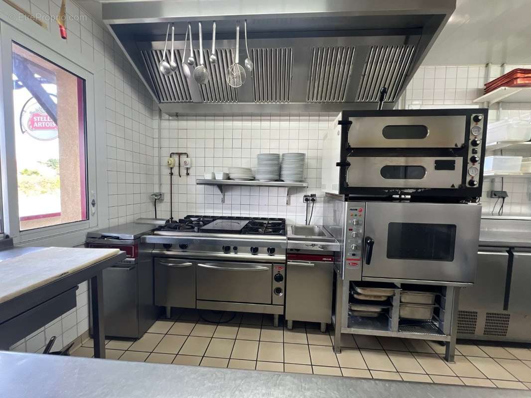 Commerce à SAINT-CHRISTOPHE-DU-BOIS