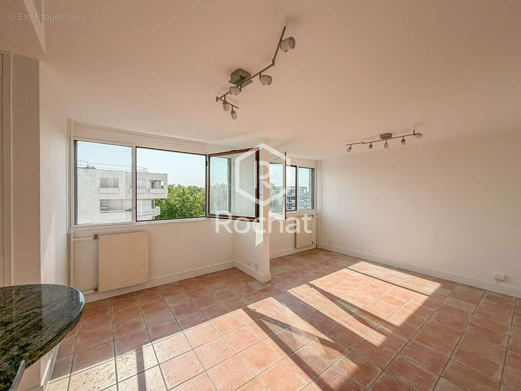 Lyon 3   part-dieu - appartement rénové de 40,64m2 hab. avec balcon   garage fermé + cave - photo 15