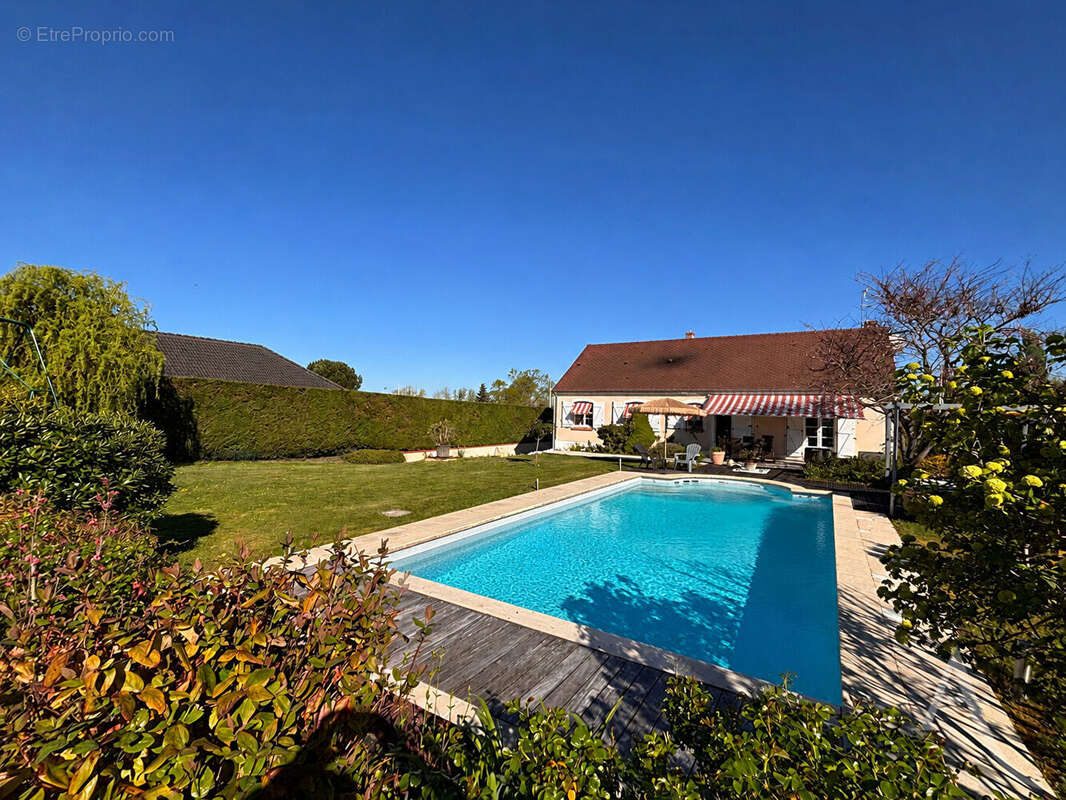 Maison à SAINT-DOULCHARD