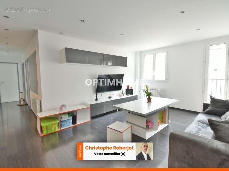 JOLI POTENTIEL pour ce Duplex en HYPER CENTRE VILLE, avec possibilité de 4 chambres et immédiatement disponible !! - photo 3