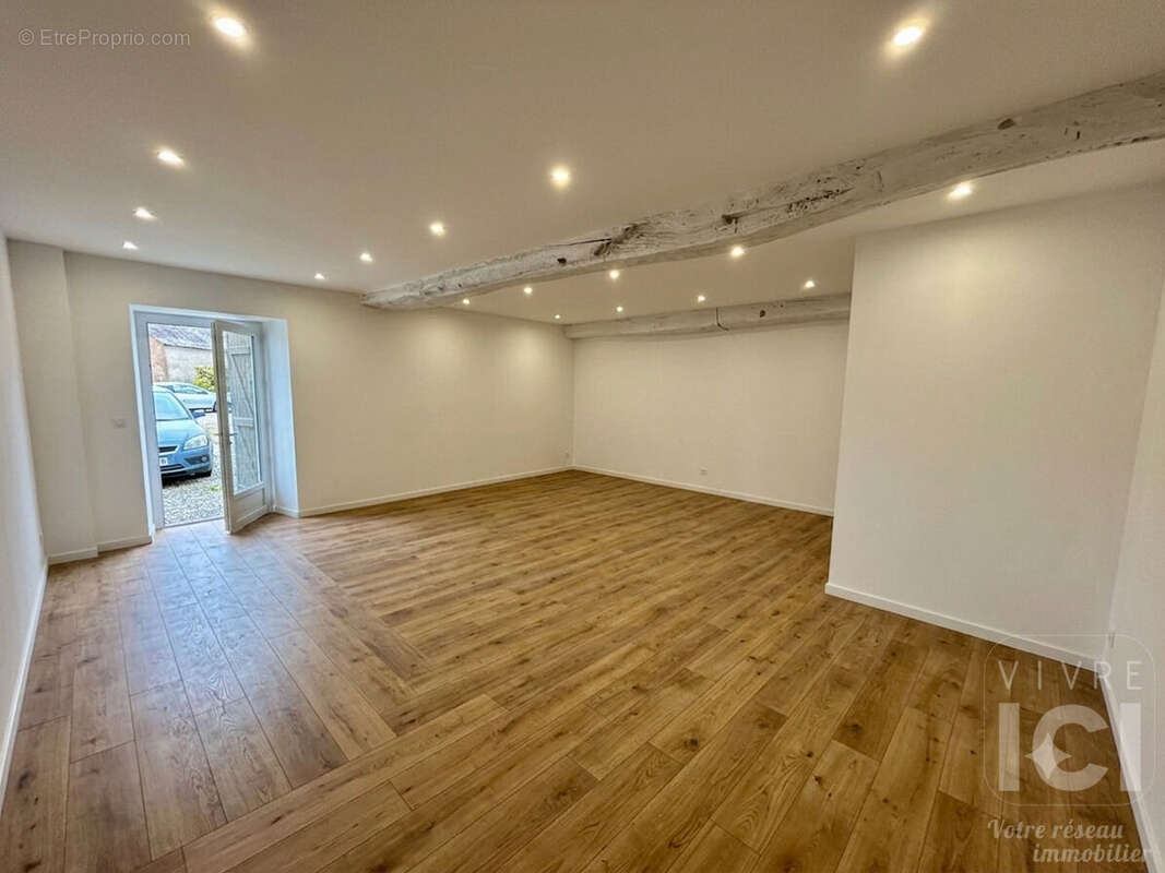 Local commercial TREILLIERES  43.33 m2 - photo 2