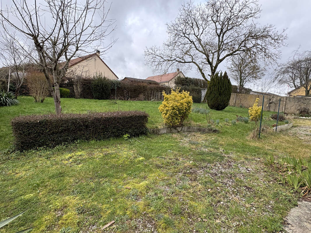 Maison à SAINTE-GAUBURGE-SAINTE-COLOMBE