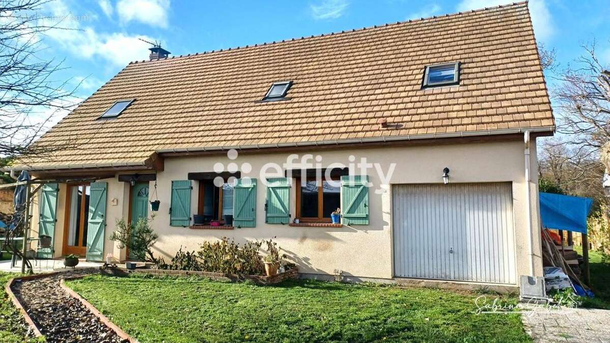 Maison à HEUBECOURT-HARICOURT