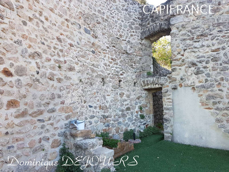 Très Belle Maison en pierres dominant la Vallée de l'Eyrieux avec une vue splendide. 3 chambres, un grand séjour et une piscine - photo 4