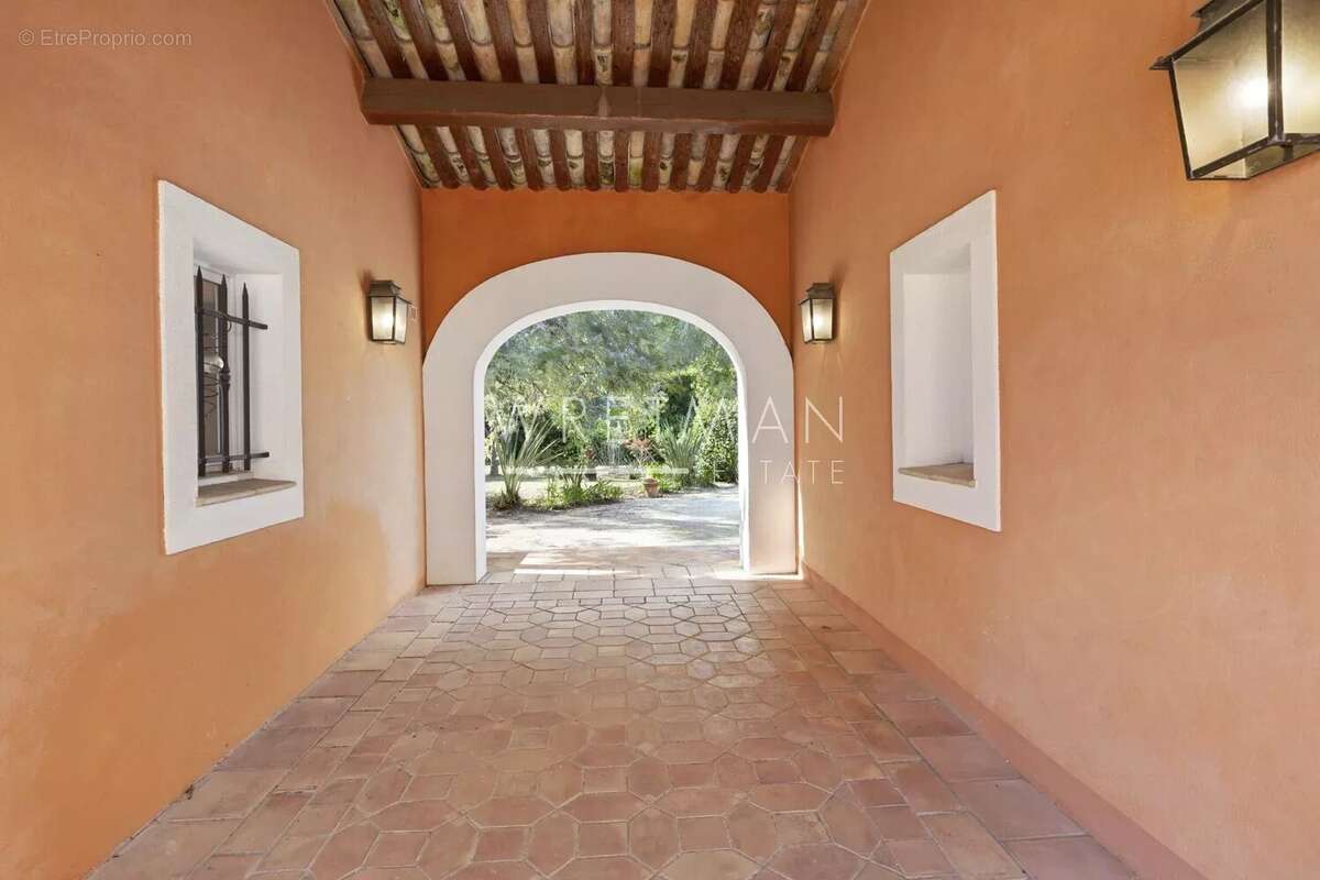 Maison à MOUGINS