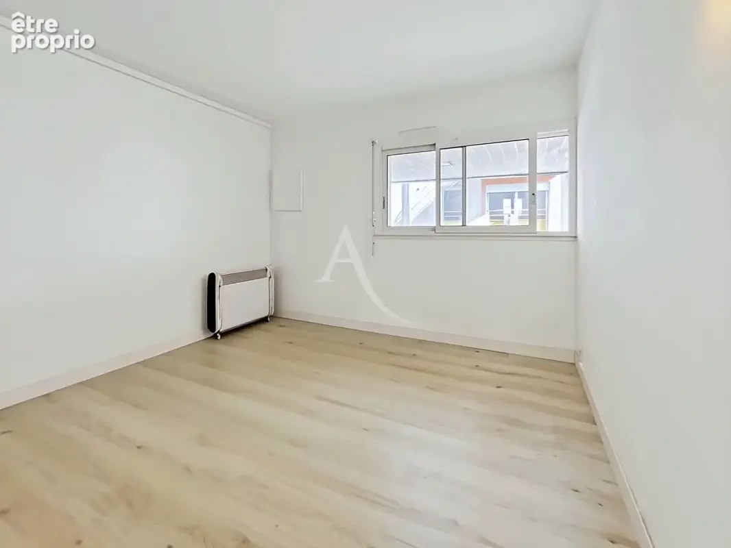 Appartement atypique 86 m² avec extérieur en centre-ville de Challans - photo 5