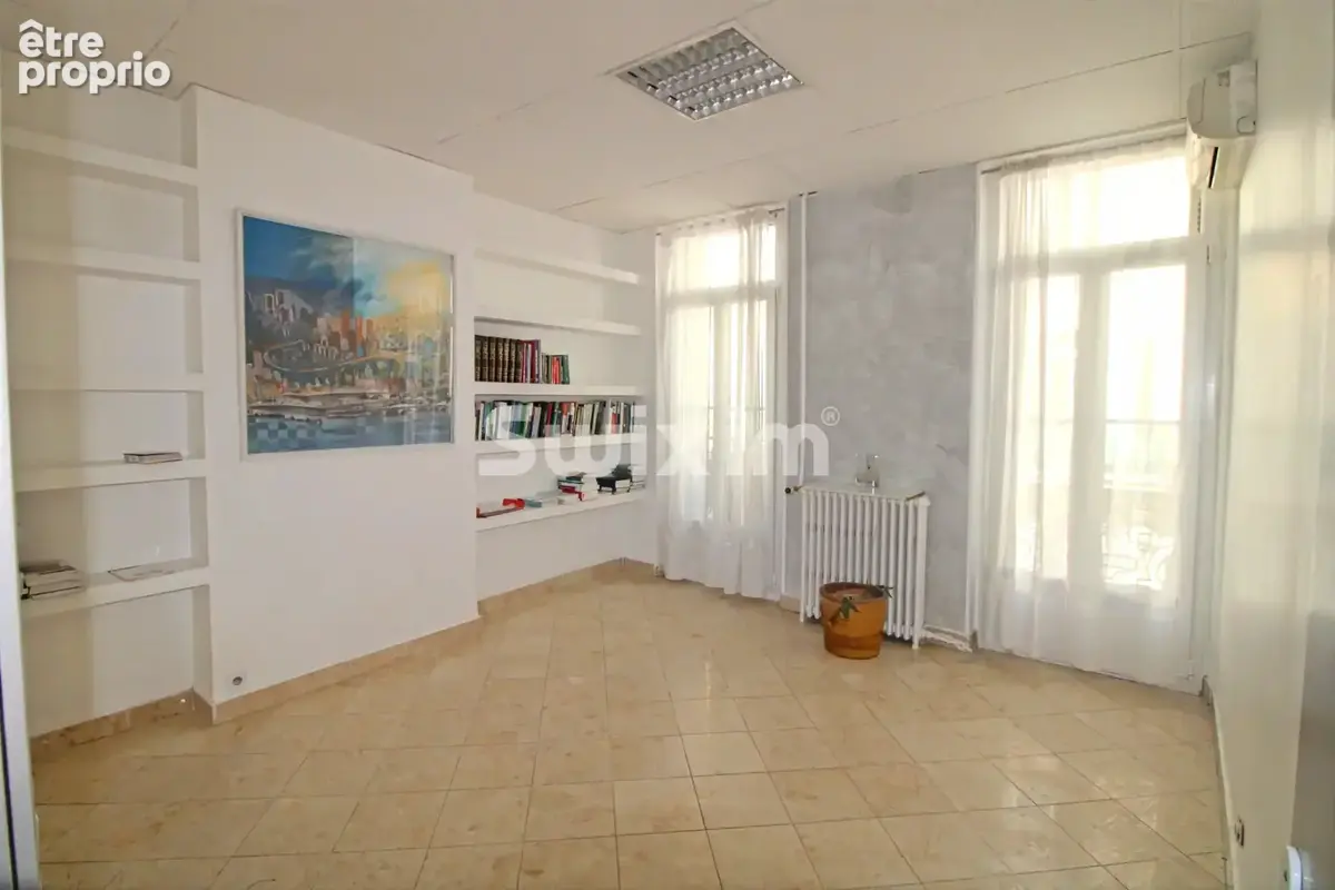 Photo Commerce à Marseille-1e au prix de 339 000€