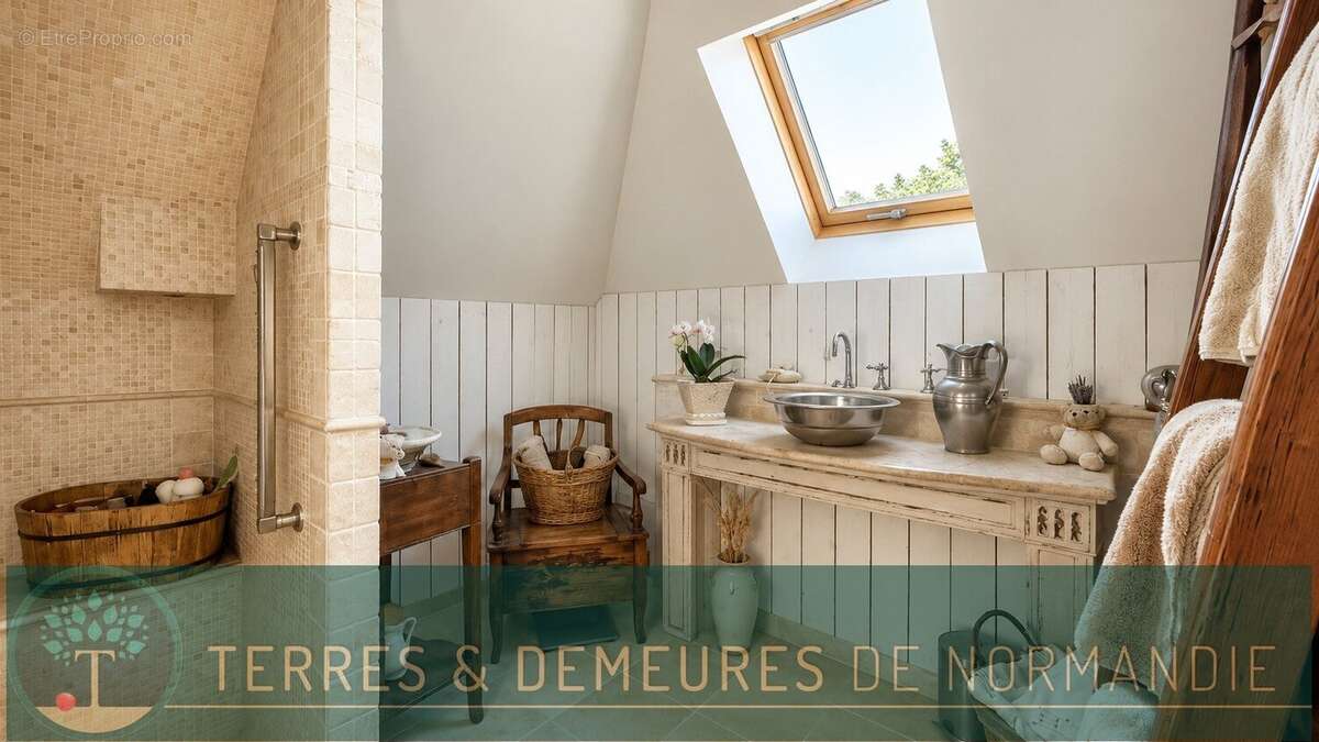 Maison à BURES-EN-BRAY