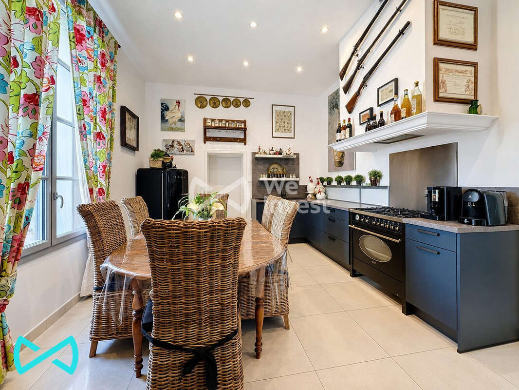 Maison 264 m² à Mudaison  - photo 4