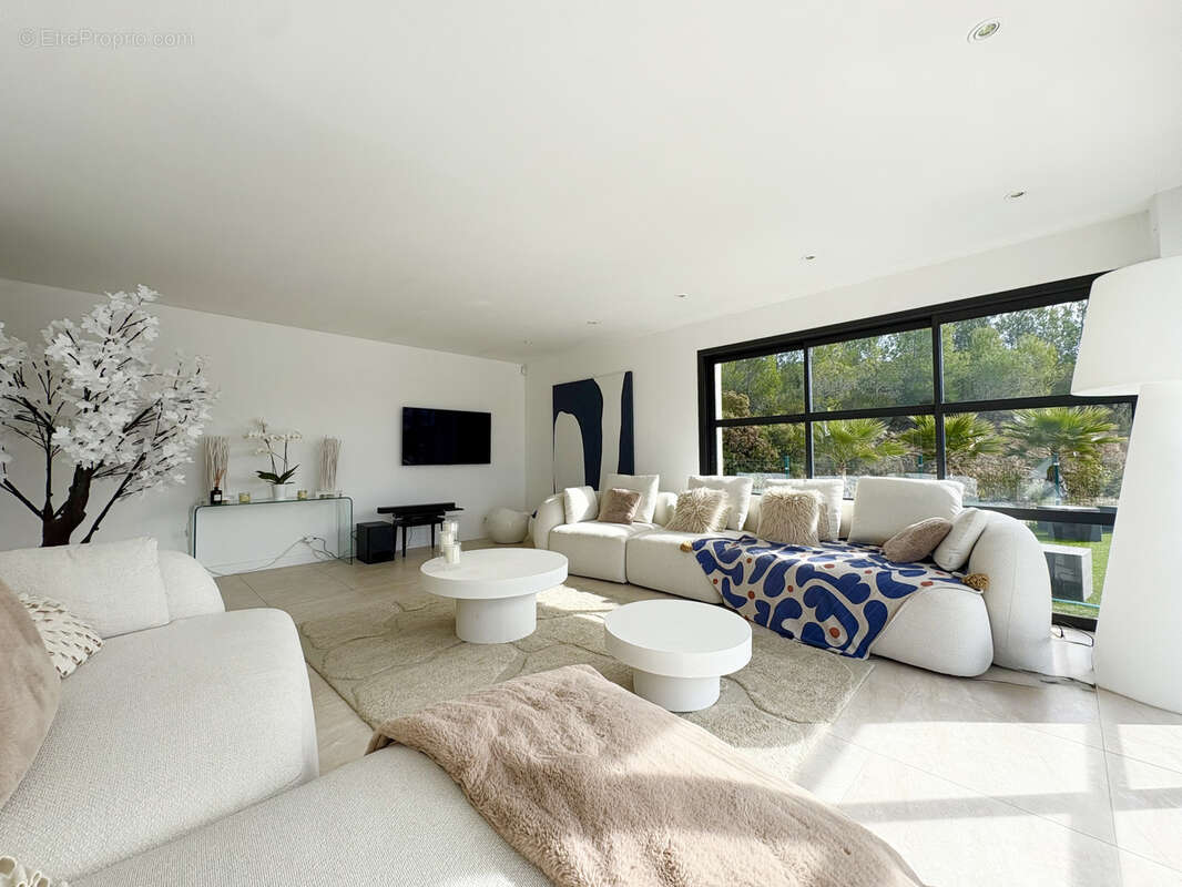 Maison à LA CADIERE-D'AZUR