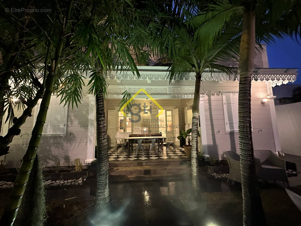 Maison à SAINT-DENIS