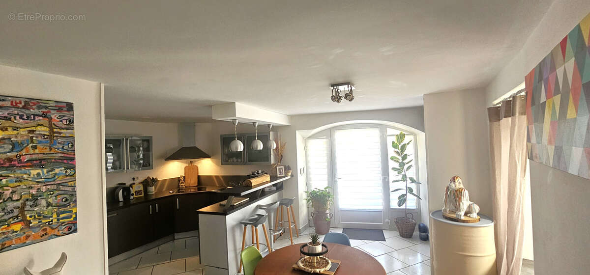 Maison à MONTELEGER