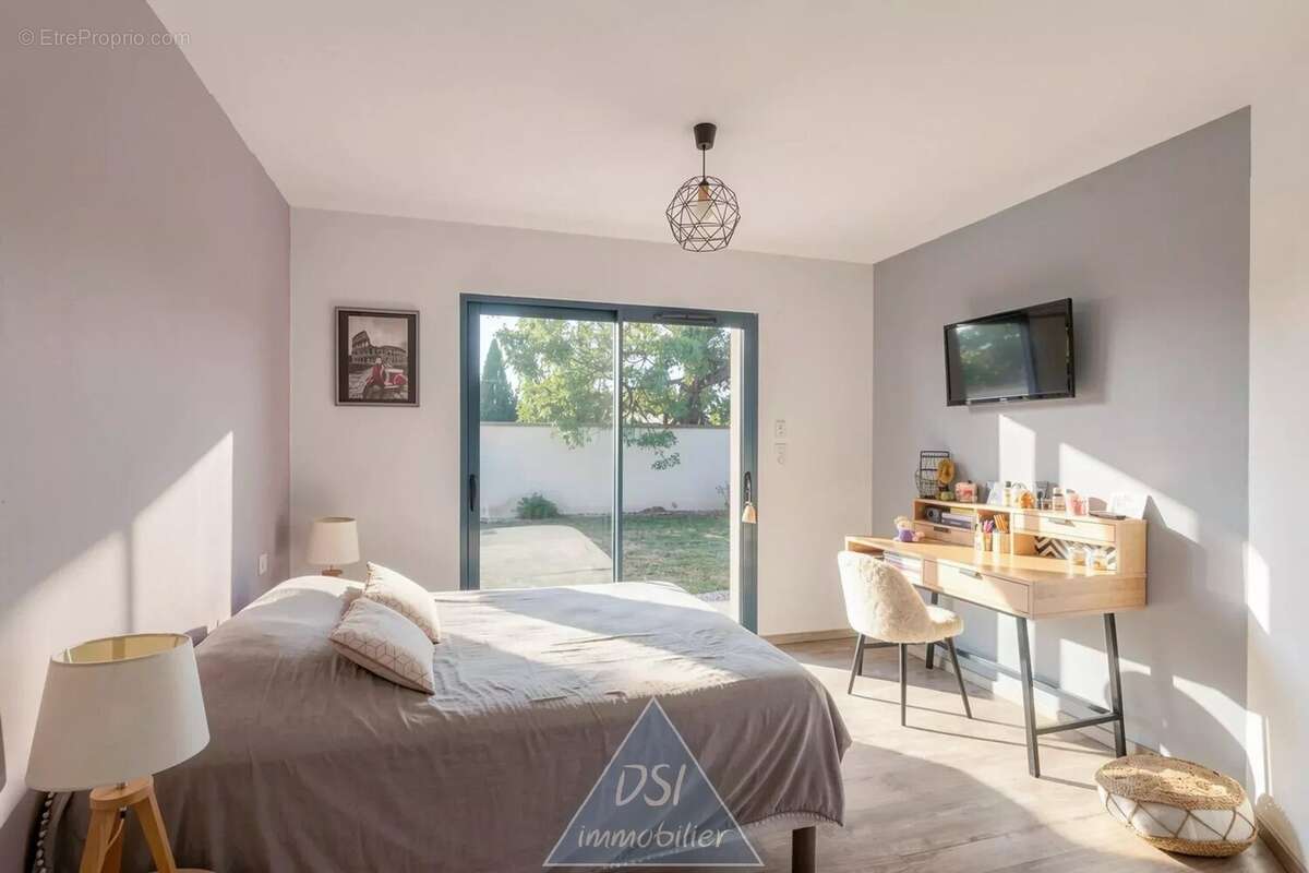 Maison d'Architecte Contemporaine de 210 m² – Piscine, Jacuzzi sur terrain clos de 1 487 m² – Centre de Dagneux - photo 8