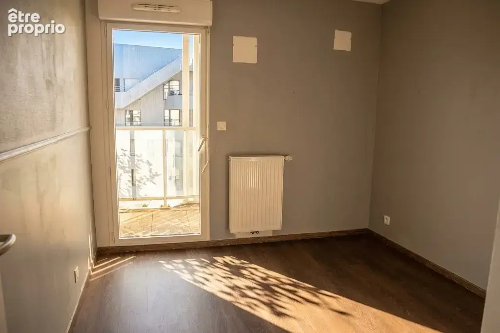Bx Lac - Avant dernier étage - Bel Appartement T4 avec grand Balcon offrant vue et 1 parking privatif - photo 7