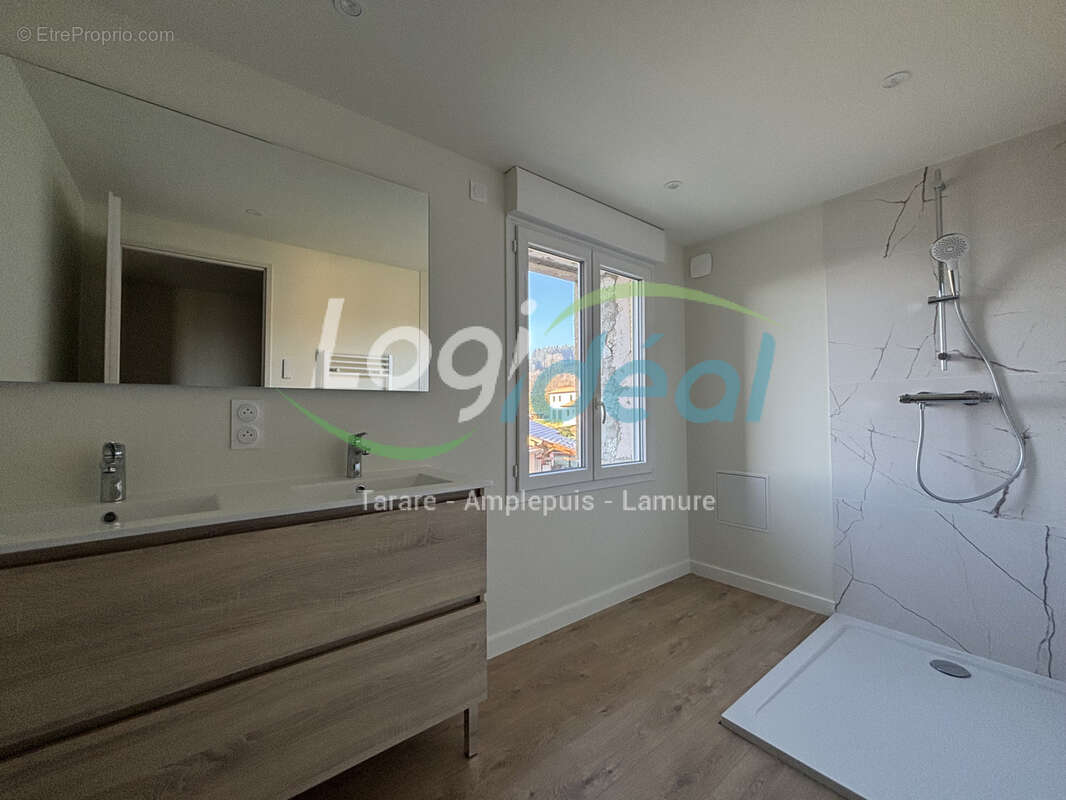 Appartement à SAINT-APPOLINAIRE