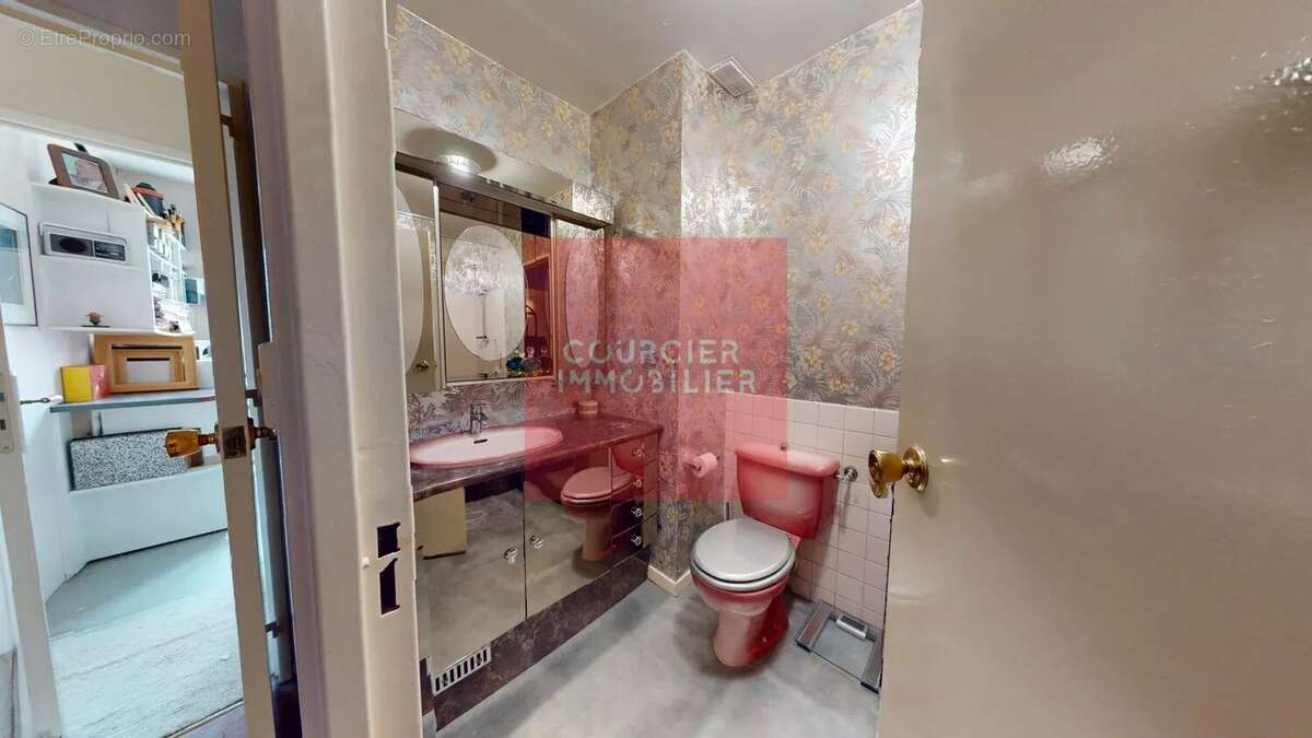 Maison à LE MESNIL-SAINT-DENIS