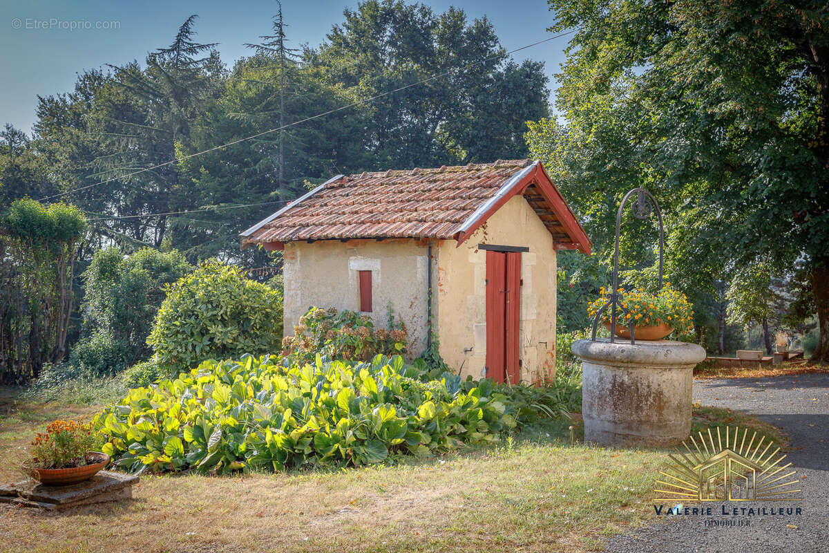Maison de charme 358m2 habitables sur une parcelle de 10 000 m2 avec vue dégagée - photo 3