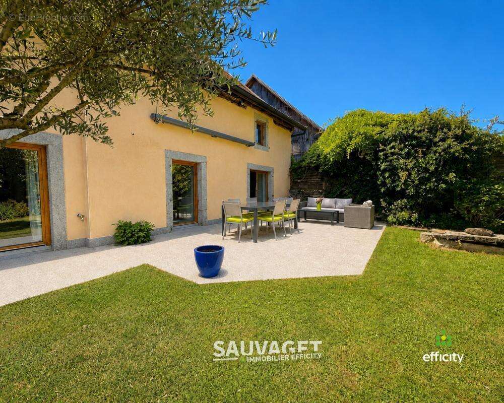 Maison 271 m² à Cornier  - photo 2
