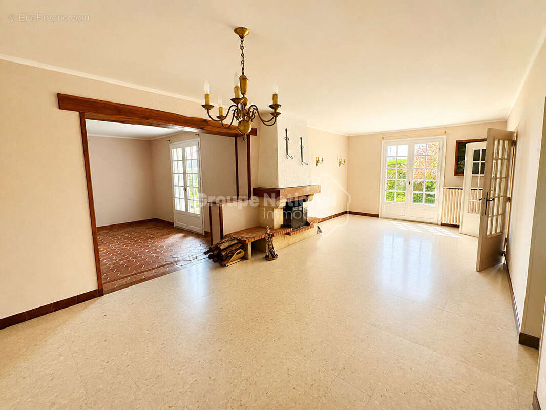 Maison Sainte Genevieve 6 pièce(s) 162.99 m2 - photo 3