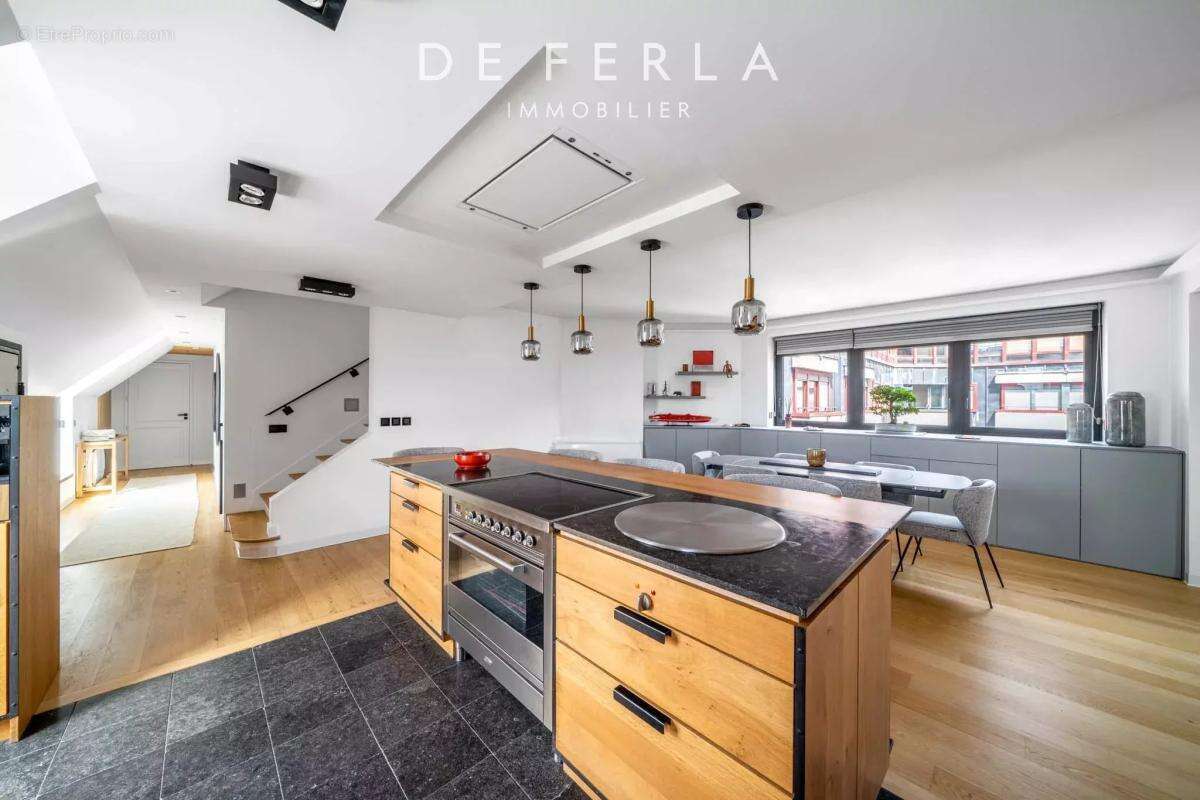 Appartement à PARIS-14E