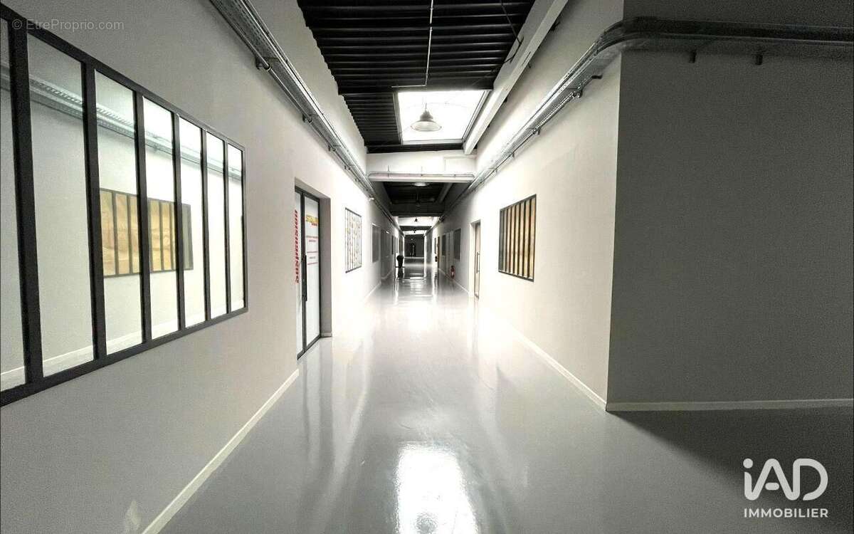 Photo 2 - Commerce à COURCOURONNES