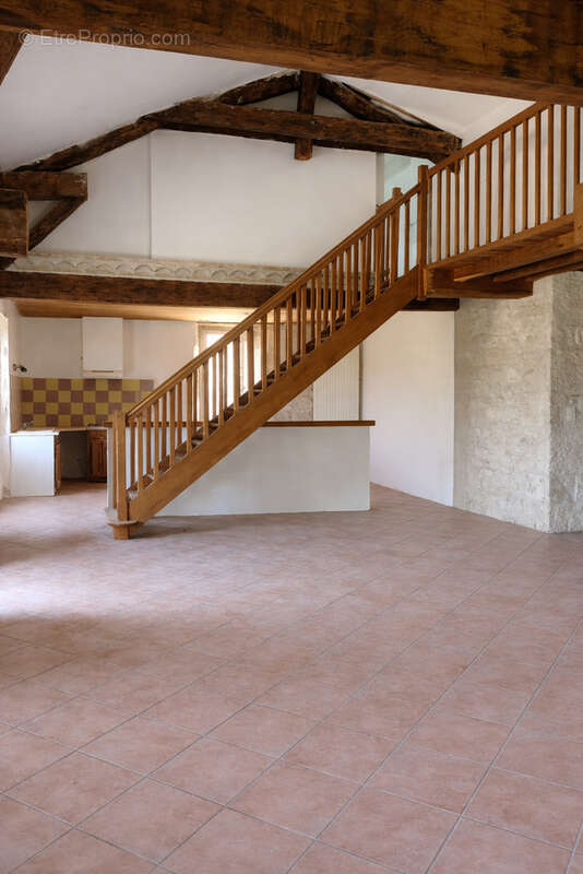 Maison à MONTAIGU-DE-QUERCY