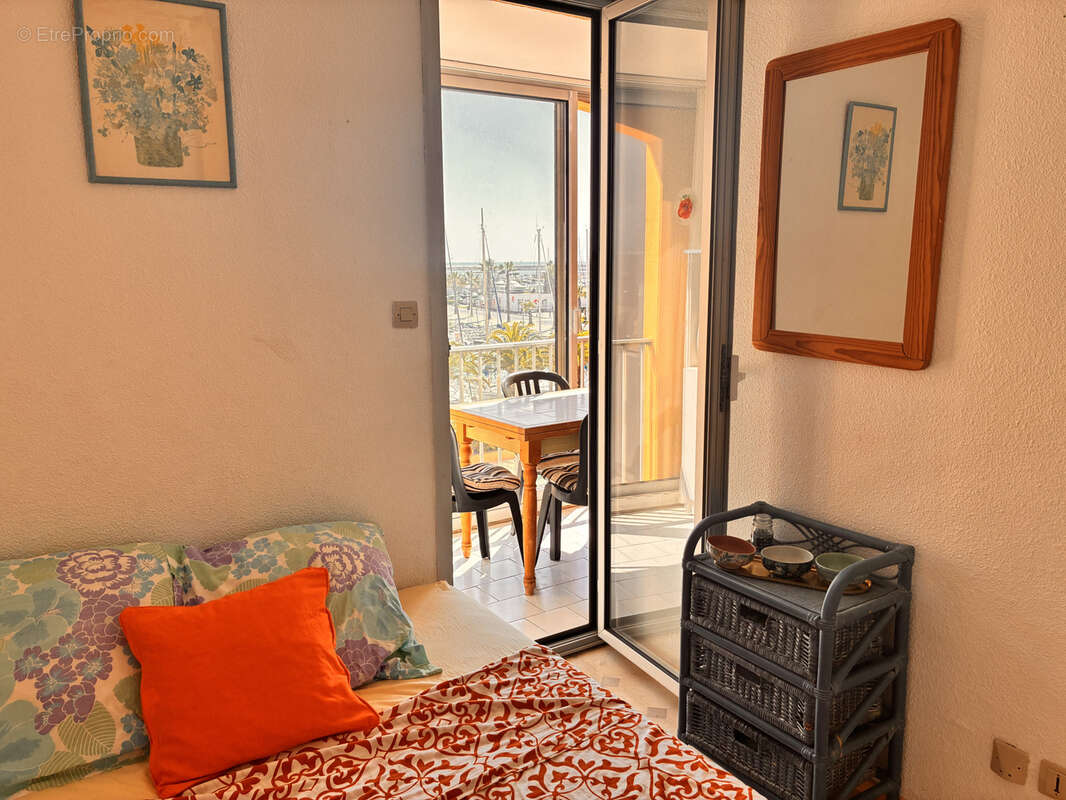 GRUISSAN - RIVE DROITE Appartement de type 2 avec loggia et place de parking privative - photo 12