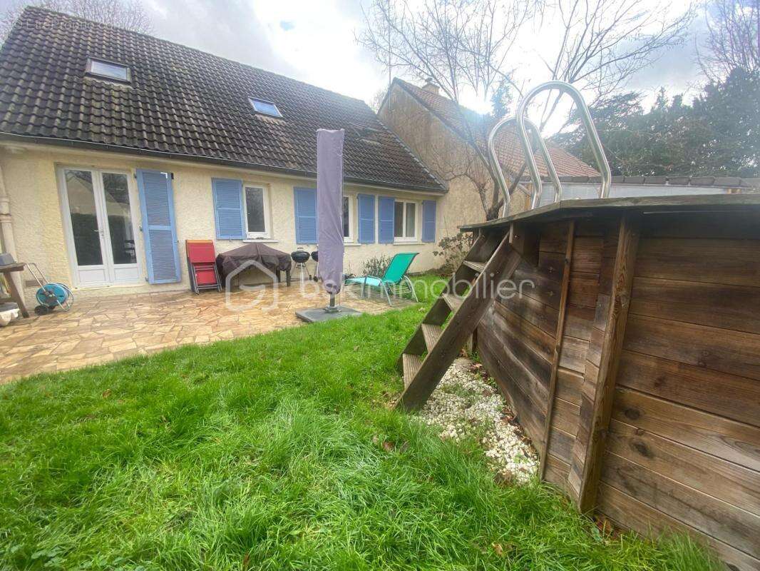 Maison à MAROLLES-EN-HUREPOIX