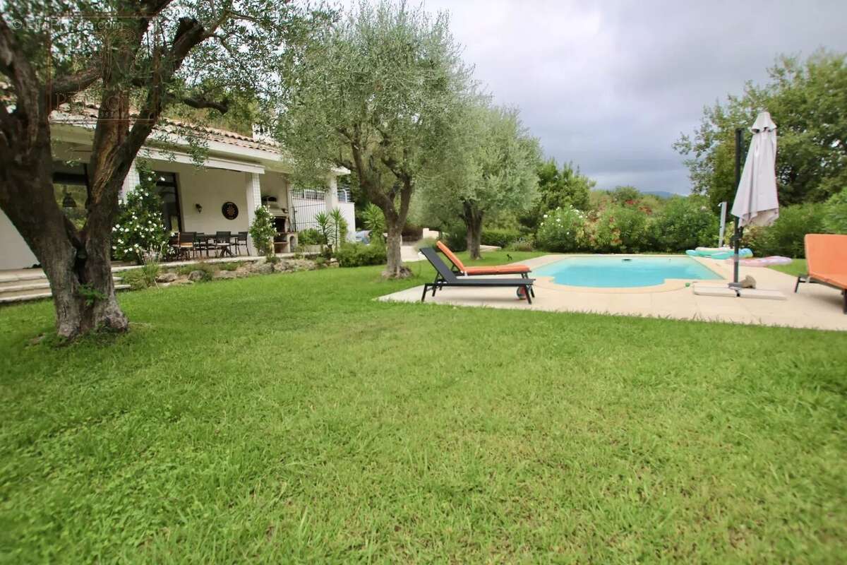 Maison à TOURRETTES-SUR-LOUP