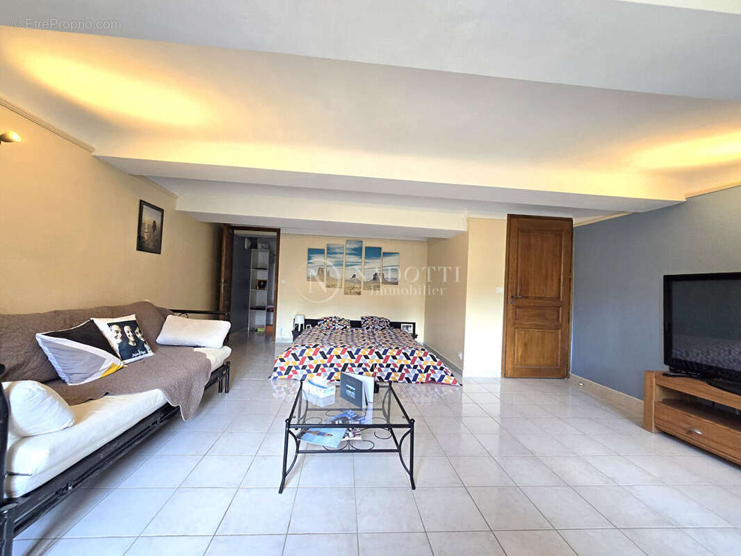 Immeuble haussmannien de 400m² APT - photo 15