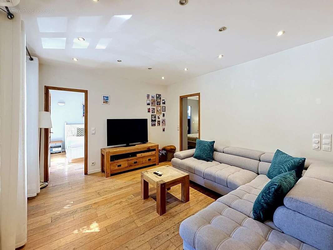 Antibes Centre : Élégant appartement 4 pièces à deux pas du Port Vauban - photo 5