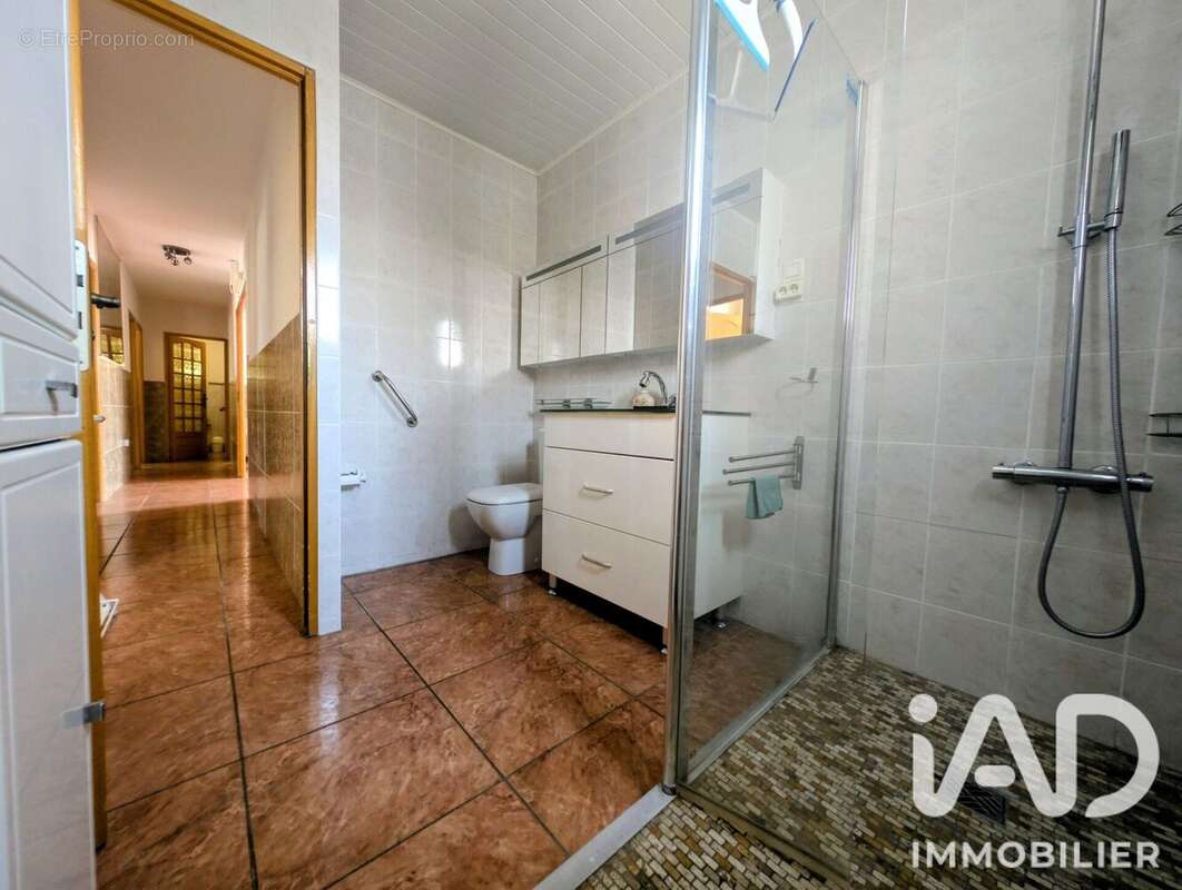 Maison 133 m² à Saint-Laurent-De-La-Salanque  - photo 7