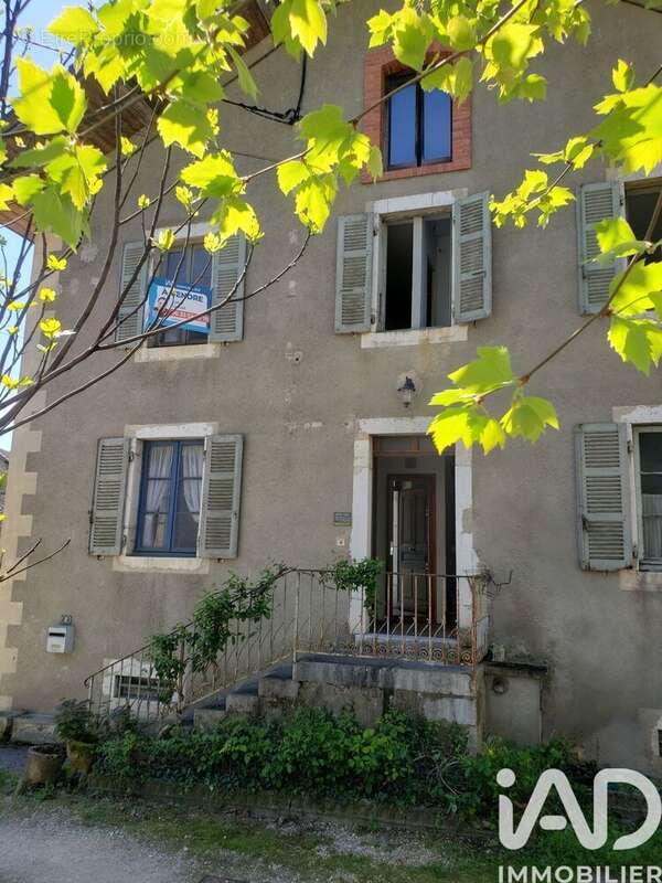 Maison 100 m² à Virieu-Le-Petit  - photo 2