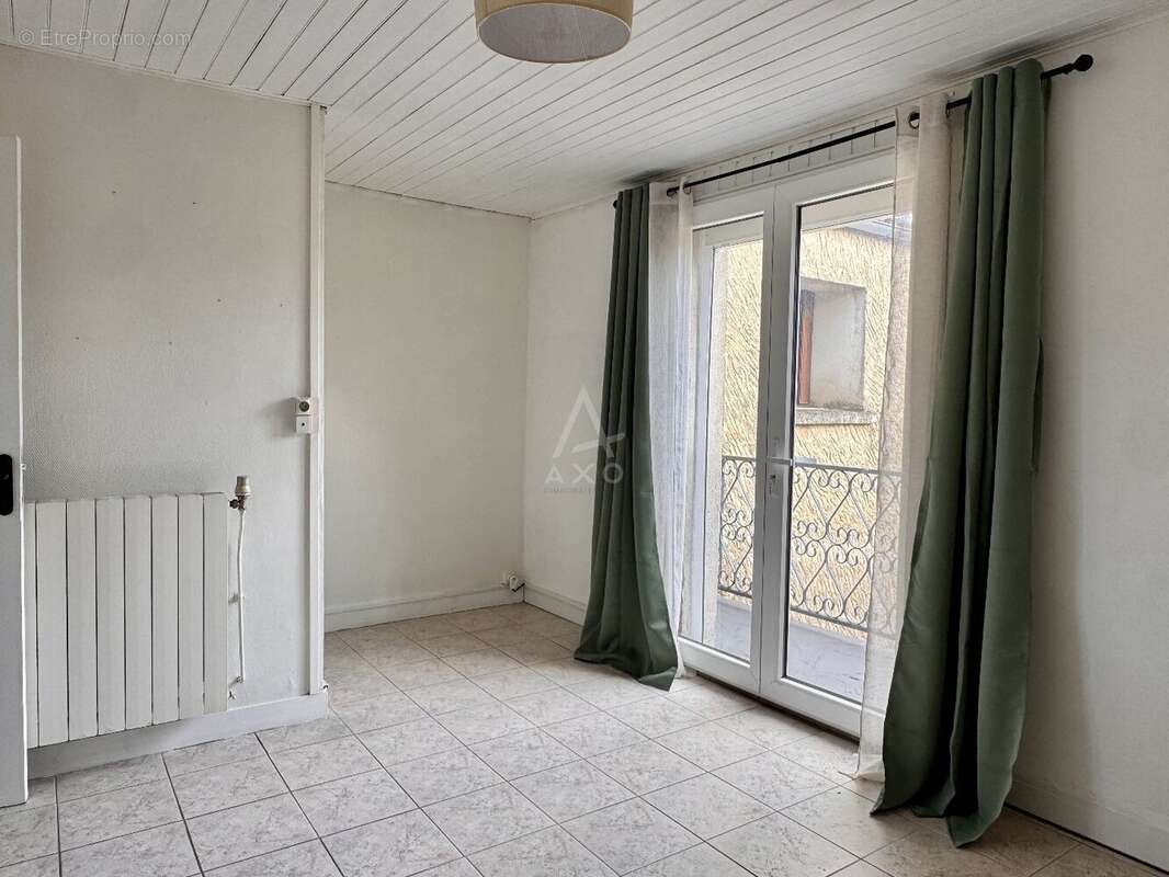 Maison de village rénovée de 130M2 environ avec dépendances et jardin clos  À 20 min d'Angoulême Ouest - photo 9
